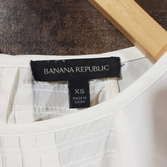 Banana Republic pintuck collar tie keyhole back ivory blouse woman's size XS - Picture 2 of 8